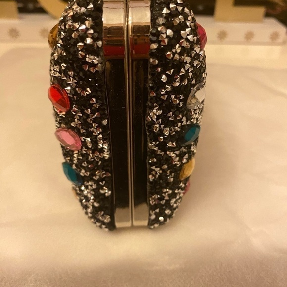 NWOT CRYSTAL AND SPARKLE EVENING BAG WITH 2 CHAINS - Picture 5 of 8